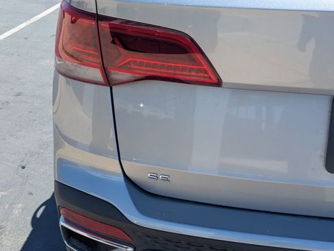 Used 2022 Volkswagen Taos SE AWD/4WD image 5