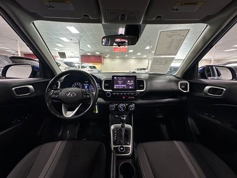 Used 2022 Hyundai Venue SEL w/ Cargo Package image 25