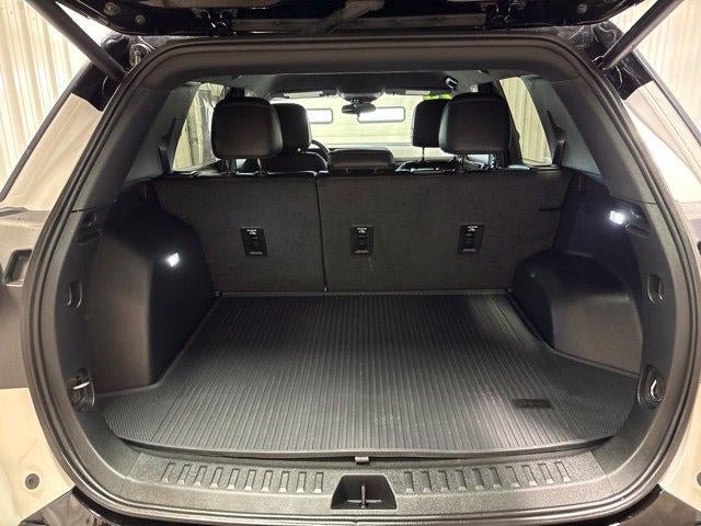 Used 2026 GMC Terrain AT4 w/ Convenience Package III AWD/4WD image 29