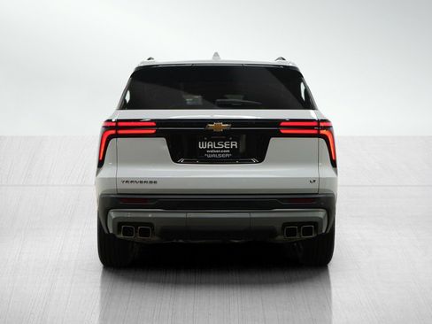 Used 2024 Chevrolet Traverse LT image 4