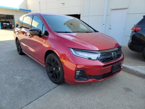 Used 2025 Honda Odyssey Sport-L image 3