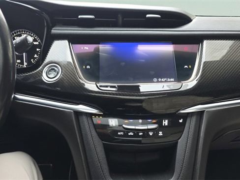 Used 2020 Cadillac XT6 Sport image 21