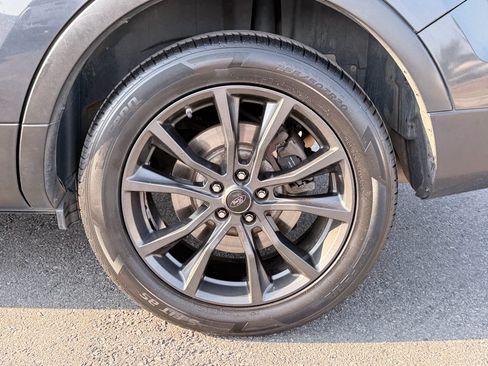 Used 2017 Ford Explorer XLT w/ Equipment Group 202A FWD image 37