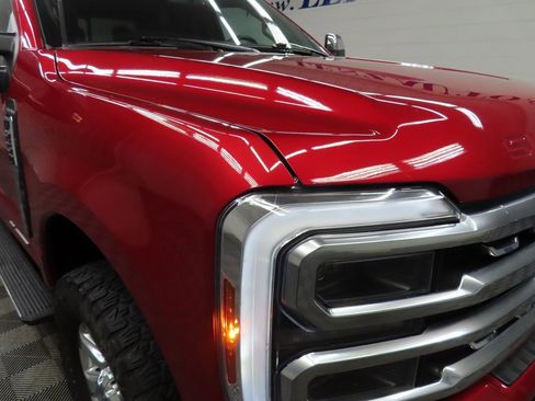 Used 2024 Ford F250 Platinum w/ FX4 Off-Road Package image 35