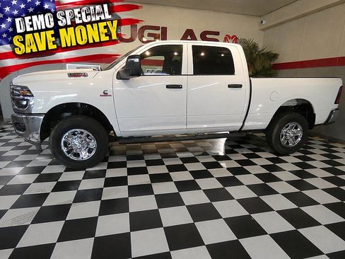 Used 2025 RAM 2500 Tradesman AWD/4WD image 1