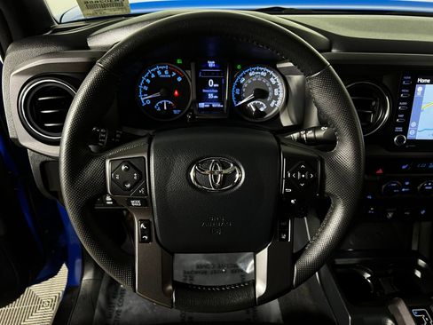 Used 2020 Toyota Tacoma TRD Off-Road w/ TRD Premium Off Road Package AWD/4WD image 14
