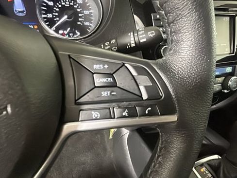 Used 2020 Nissan Rogue S FWD image 16