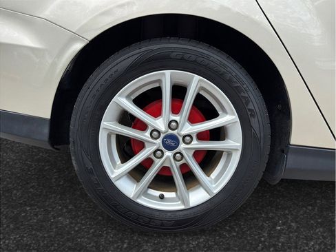 Used 2017 Ford Focus SE FWD image 13