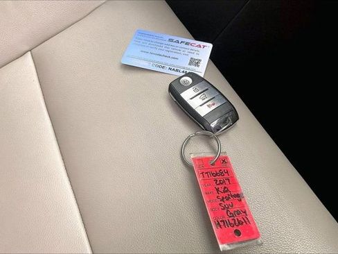 Used 2017 Kia Sportage EX image 11