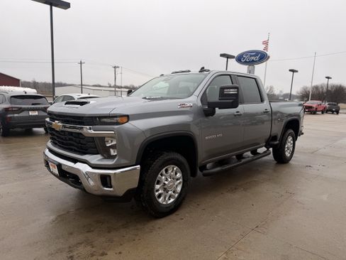 New 2026 Chevrolet Silverado 2500 LT w/ Safety Package AWD/4WD image 8