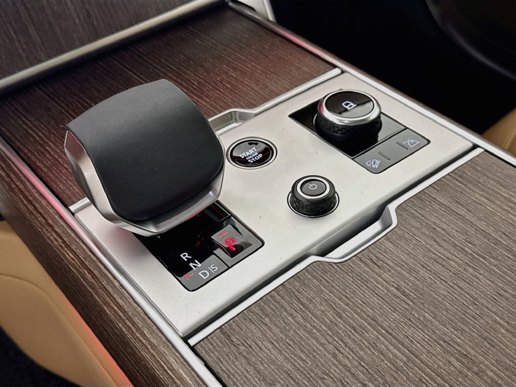 New 2027 Land Rover Range Rover SE AWD/4WD image 17