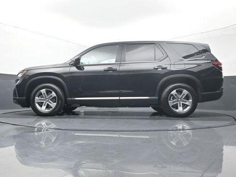 Used 2025 Honda Pilot EX-L image 9