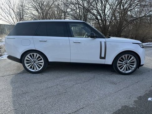 New 2026 Land Rover Range Rover SE image 4