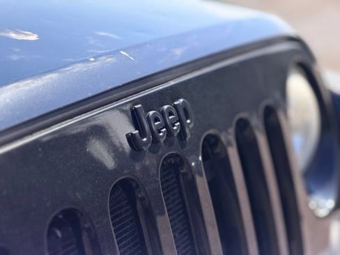 Used 2014 Jeep Wrangler Sport AWD/4WD image 18