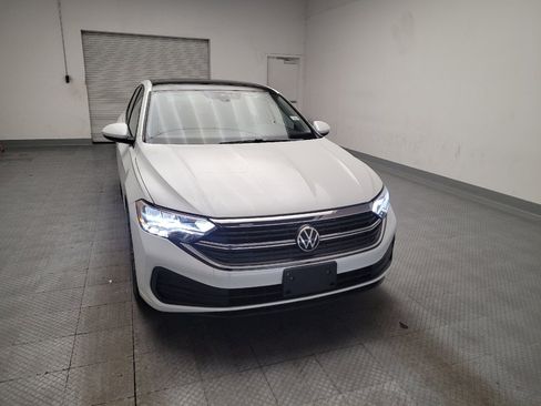 Used 2023 Volkswagen Jetta SE FWD image 14