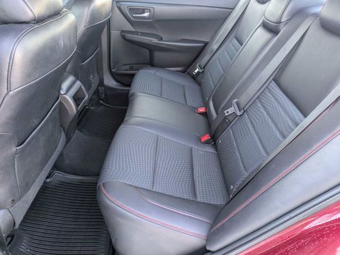 Used 2015 Toyota Camry SE image 16