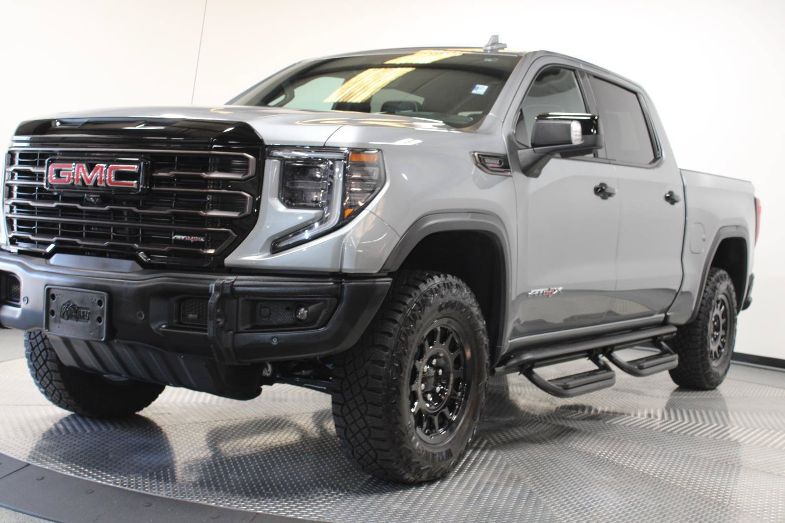 Used 2024 GMC Sierra 1500 AT4X w/ AT4X AEV Edition AWD/4WD image 4