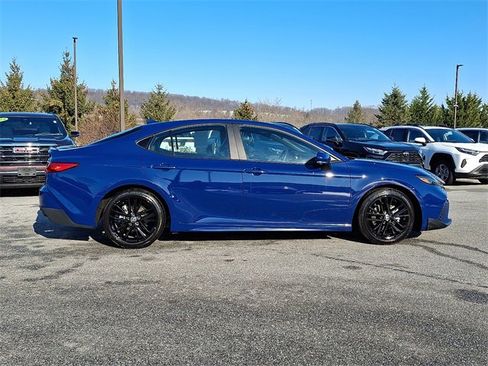 Certified 2025 Toyota Camry SE image 7