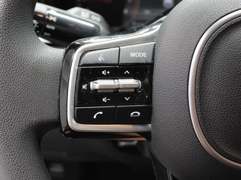 Used 2023 Kia Sorento LX AWD/4WD image 25