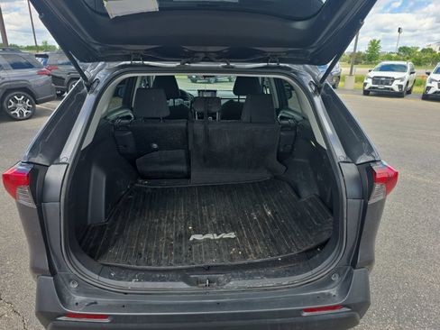 Used 2023 Toyota RAV4 LE AWD/4WD image 13
