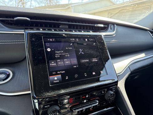 Used 2023 Jeep Grand Cherokee L Laredo w/ Luxury Tech Group I image 80