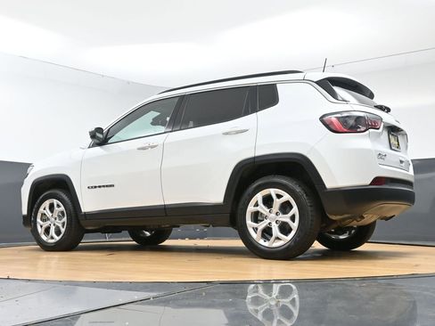 Used 2024 Jeep Compass Latitude AWD/4WD image 53