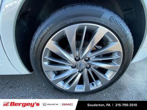 Certified 2025 Buick Envision Avenir image 37