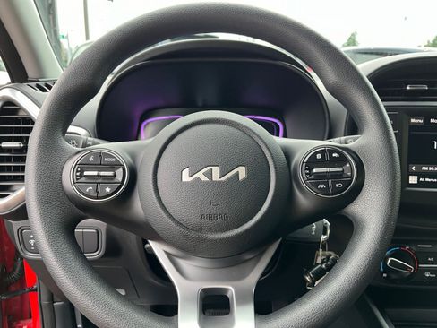 Used 2025 Kia Soul LX w/ LX Technology Package image 28