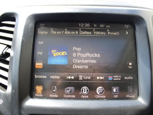 Used 2017 Jeep Cherokee Trailhawk image 20