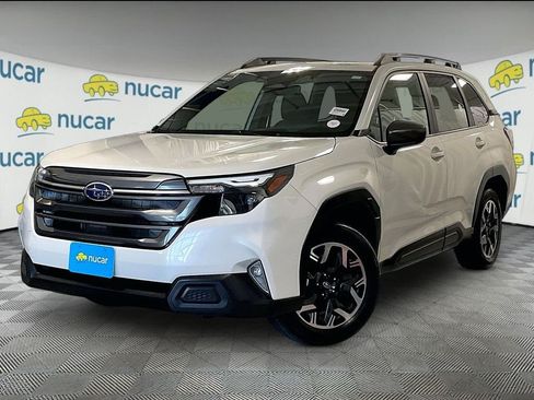 Used 2025 Subaru Forester Premium AWD/4WD image 3