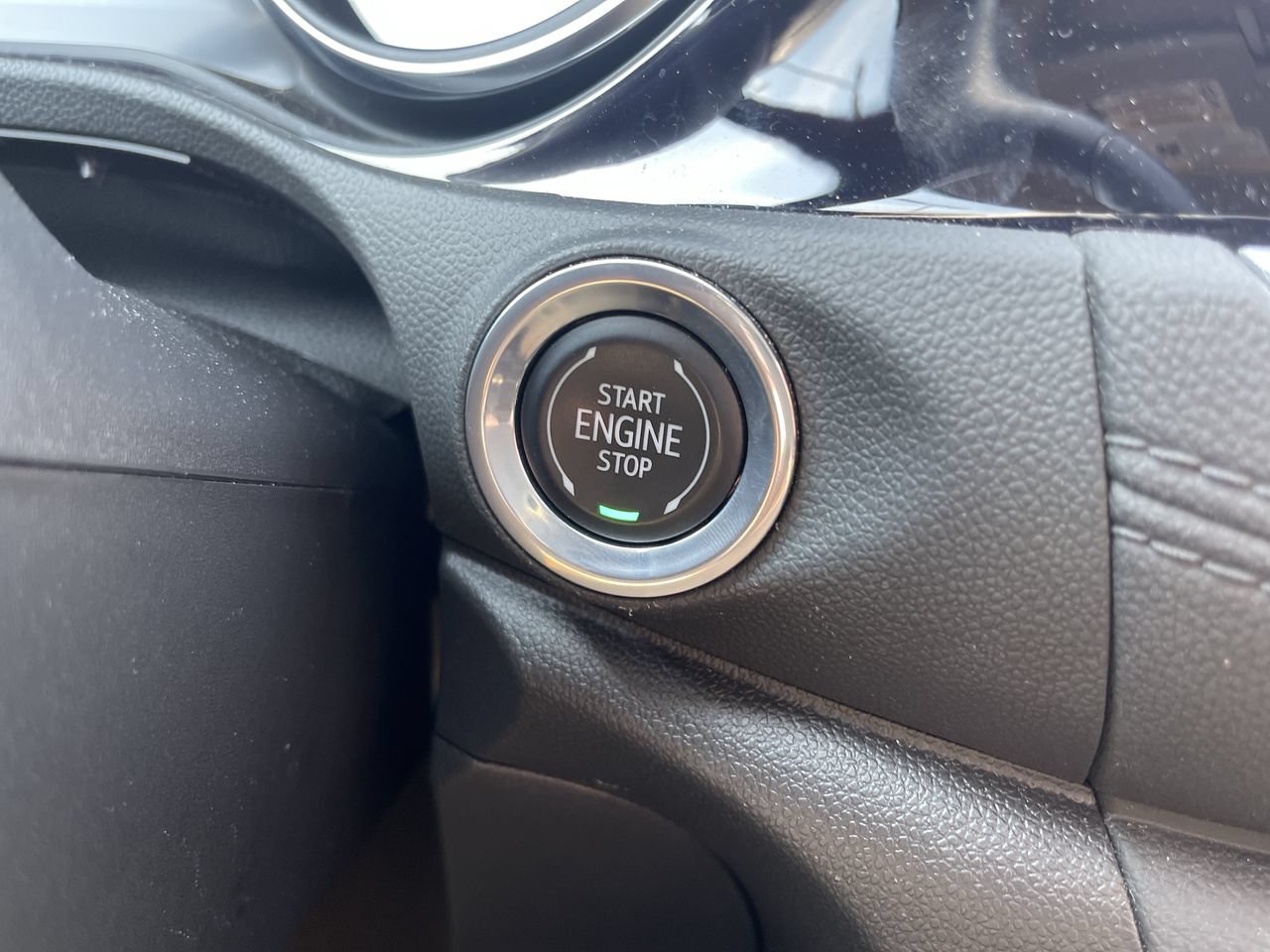 Used 2023 Buick Encore GX Essence w/ Experience Buick Package AWD/4WD image 17