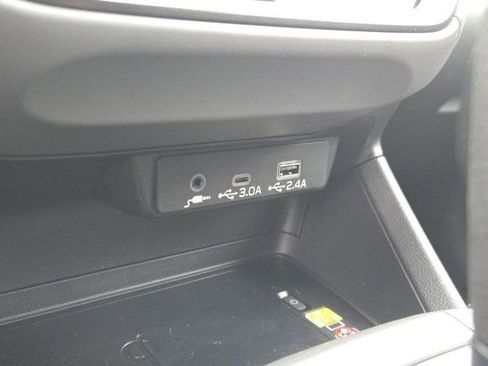 Certified 2025 Subaru Crosstrek 2.5i Limited w/ Crosstrek Mirror Package image 18