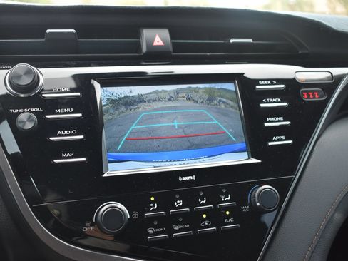 Used 2019 Toyota Camry LE w/ Carpet Mat Package FWD image 10