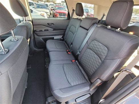 New 2025 Nissan Pathfinder S image 6