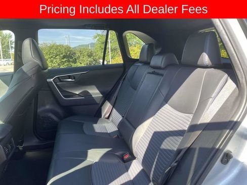 Used 2019 Toyota RAV4 XSE AWD/4WD image 18