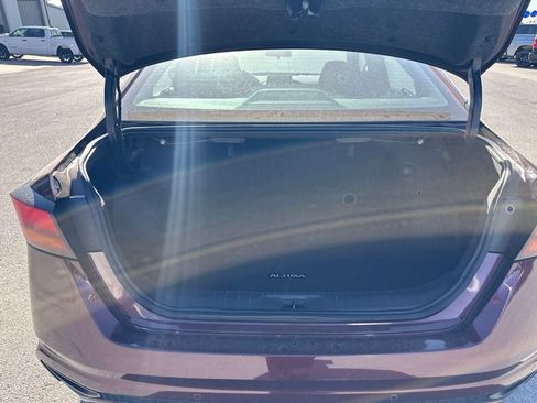 Used 2024 Nissan Altima 2.5 SV FWD image 7