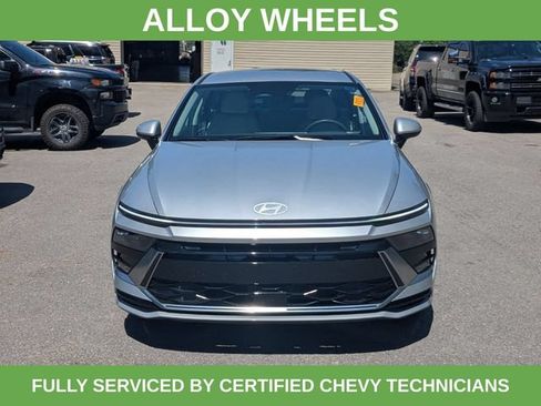 Used 2025 Hyundai Sonata SEL FWD image 12