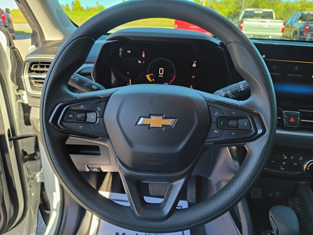 Used 2024 Chevrolet TrailBlazer LT AWD/4WD image 14