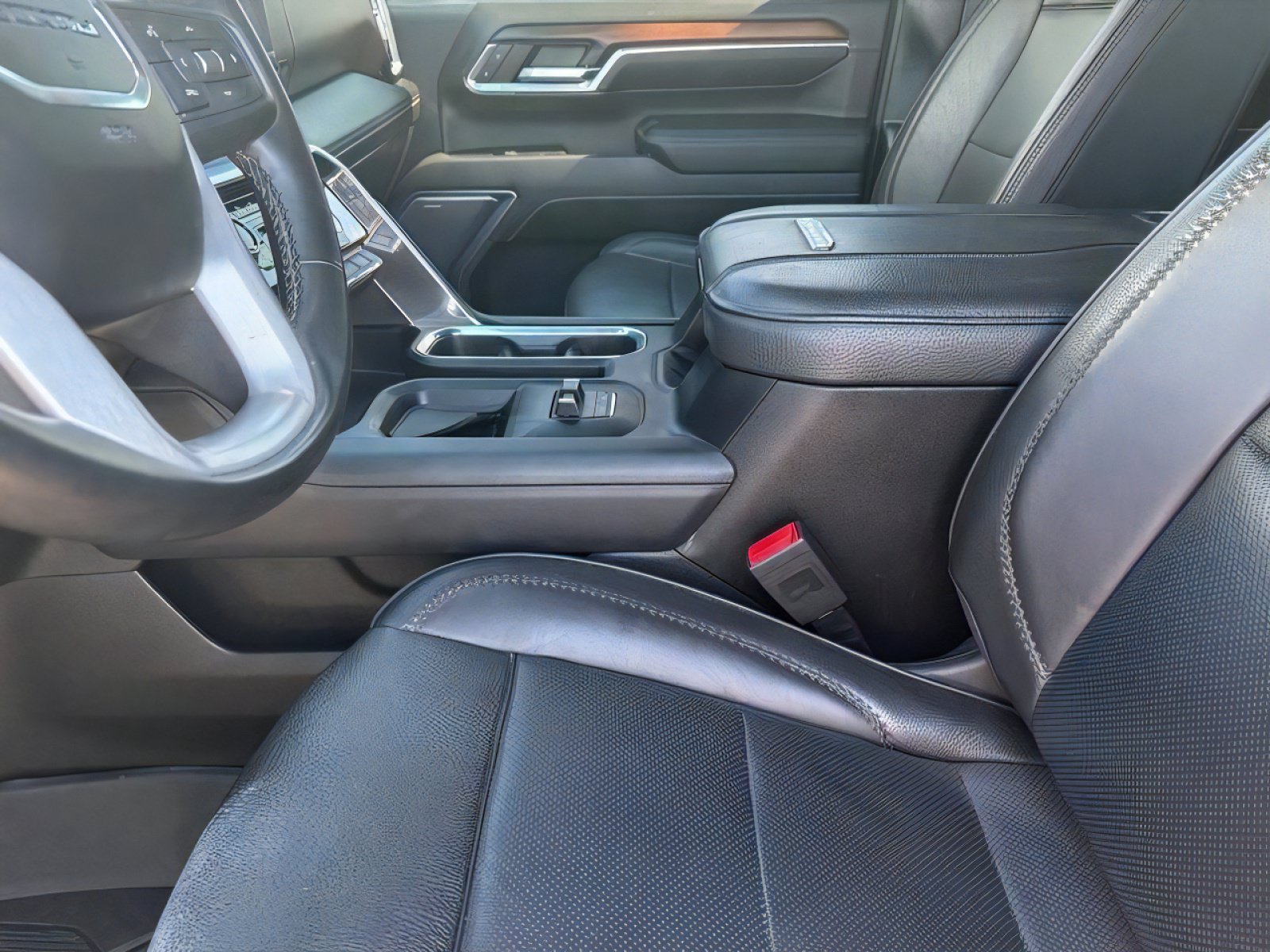 Used 2024 GMC Sierra 2500 Denali w/ Denali Reserve Package AWD/4WD image 16
