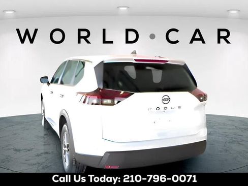 Used 2025 Nissan Rogue S FWD image 5