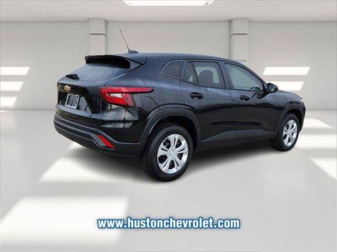 New 2026 Chevrolet Trax LS image 5