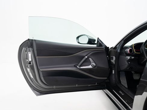 Used 2020 Ferrari 812 Superfast image 13