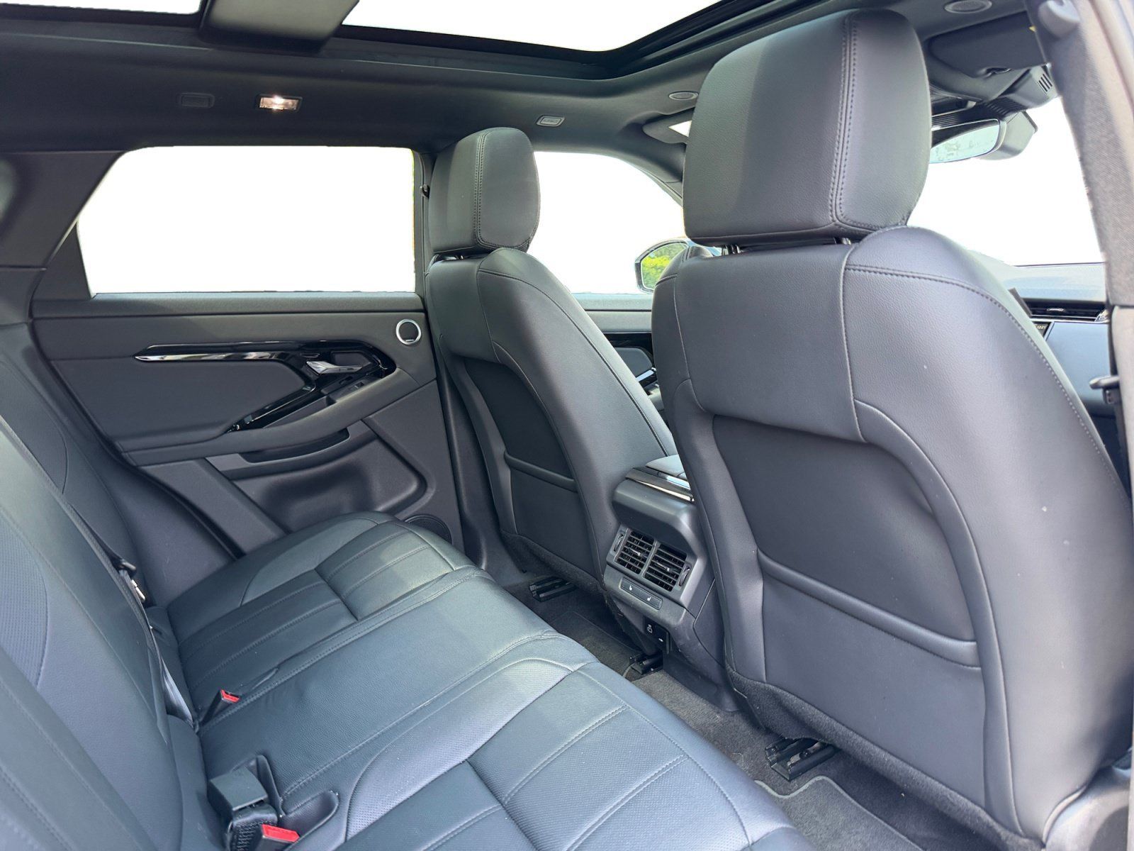 Used 2024 Land Rover Range Rover Evoque S AWD/4WD image 20