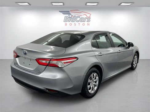 Used 2018 Toyota Camry LE image 4