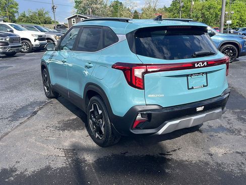 Used 2024 Kia Seltos EX AWD/4WD image 3