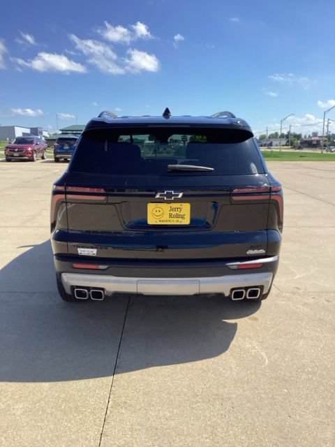 Used 2026 Chevrolet Traverse Z71 AWD/4WD image 4