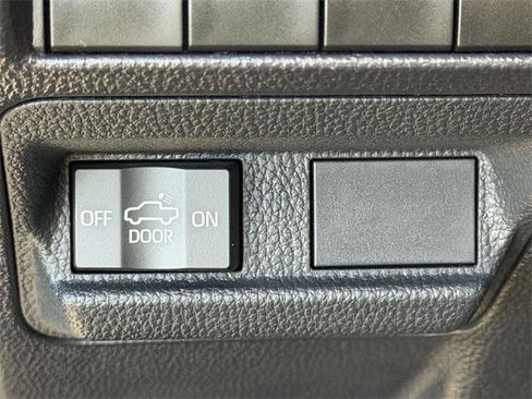 Certified 2025 Toyota Tacoma SR image 19