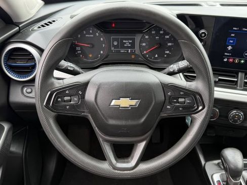 Used 2024 Chevrolet Trax LS image 12