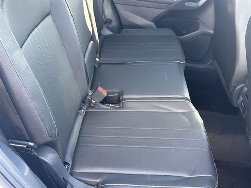 Used 2022 Volkswagen Tiguan SE image 16