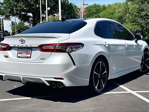 Used 2019 Toyota Camry XSE FWD image 12